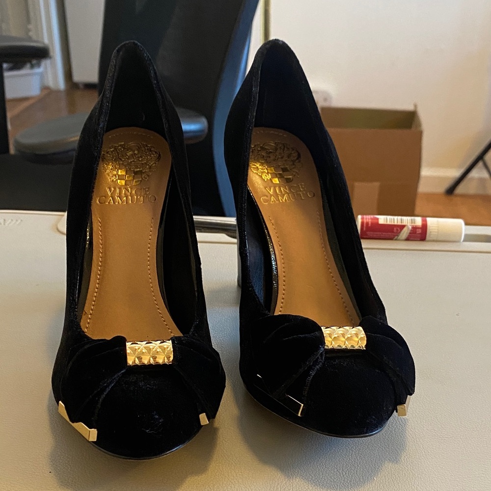 Vince Camuto VC Verona Black Heels with Gold Details